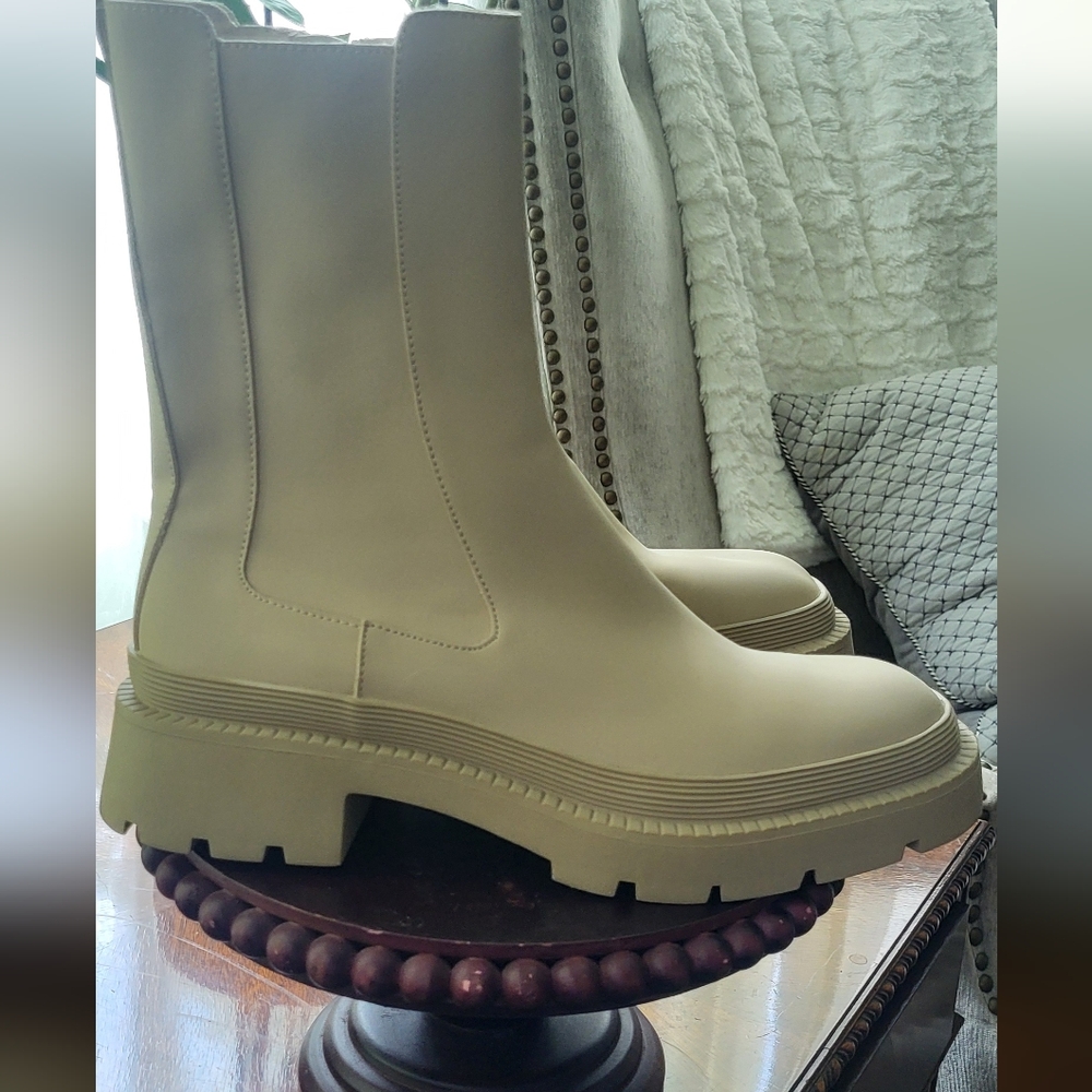 Zara New Off White Cream Lug Sole Rubberized Ankle boot